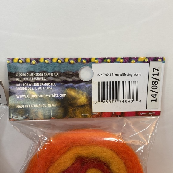 Dimensions FeltWorks Needle Felting 100% Wool Roving Crafts Black Blue Orange - Picture 10 of 13